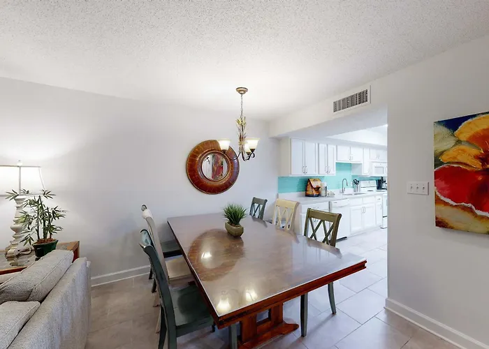Renovated Gulf-front With Lovely View Balcony Ac W&d & Pool Holiday home *