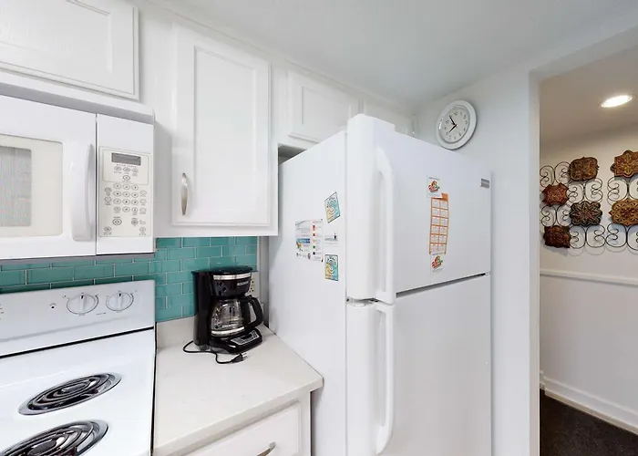 Renovated Gulf-front With Lovely View Balcony Ac W&d & Pool