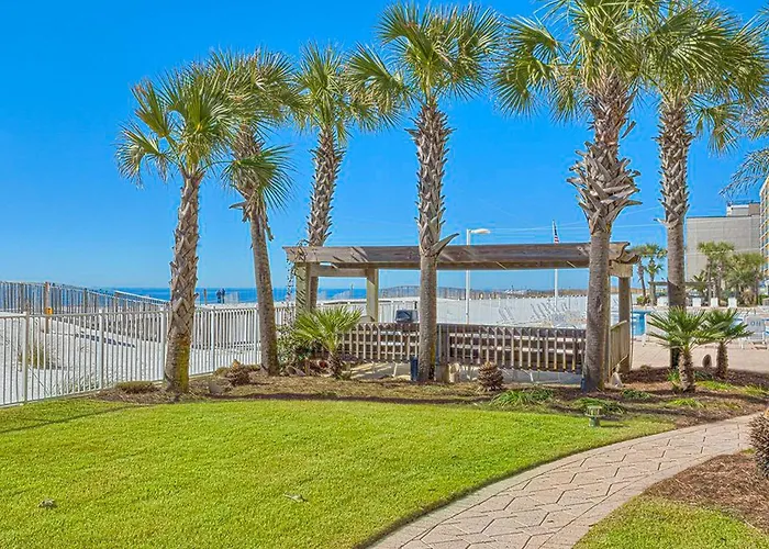 Holiday home Renovated Gulf-front With Lovely View Balcony Ac W&d & Pool *